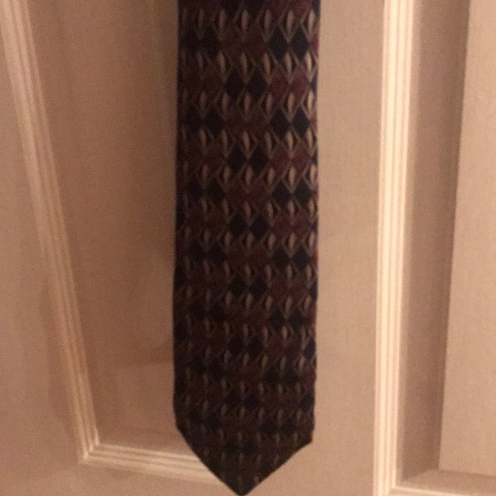 Beautiful vintage valentino Tie